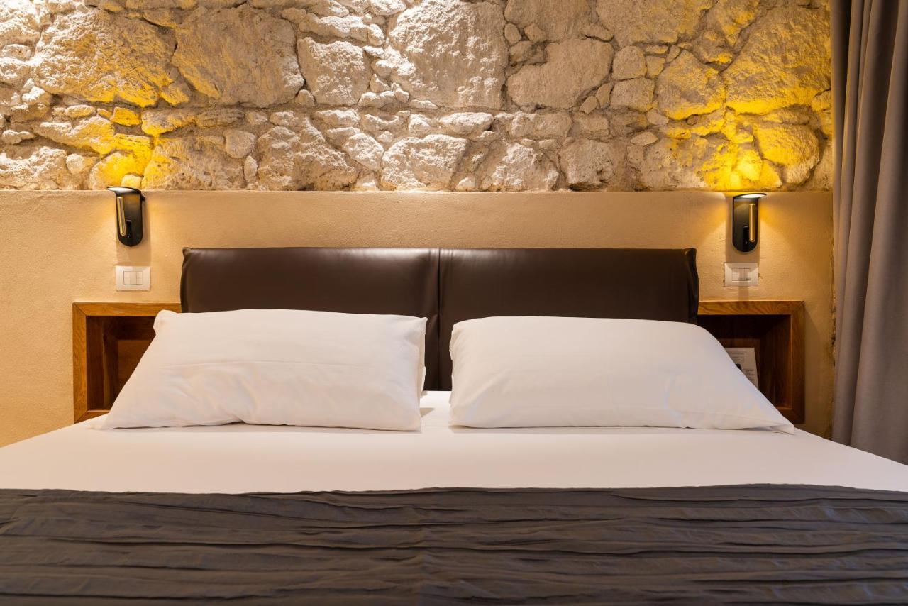 Re Dionisio Luxury Suites Syracuse Bagian luar foto
